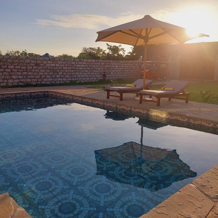 4 U Luxury Bungalows Diani Diani Beach Exterior foto
